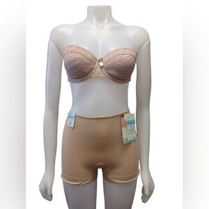 Assets By Sara Blakely NWT Nude Girl Short Spanx Size Large